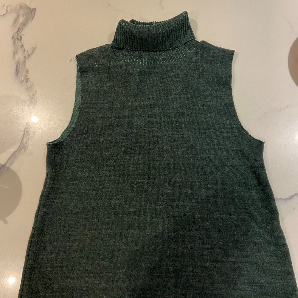 Zara Green Turtleneck Sweater VEst